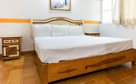 Oyo Hotel El Naranjo Cerca Del Centro Medico De Jiutepec  México